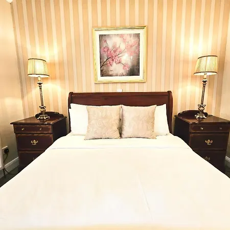 Otel The 4*